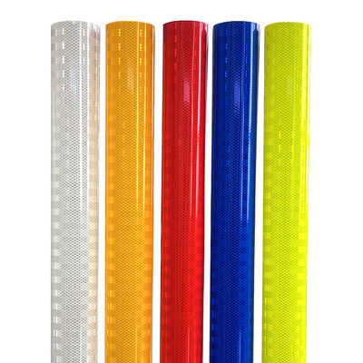 سعر جيد غشاء عاكس من النوع الرابع ASTM D4956 بتقنية Micro Prismatic وعمر خدمة 10 سنوات الانترنت