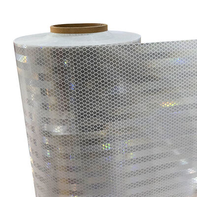 سعر جيد ورقة عاكسة بريزمية بيضاء عالية الكثافة مع عمر خدمة 10 سنوات ASTM D4956 النوع IV لعلامات المرور الانترنت